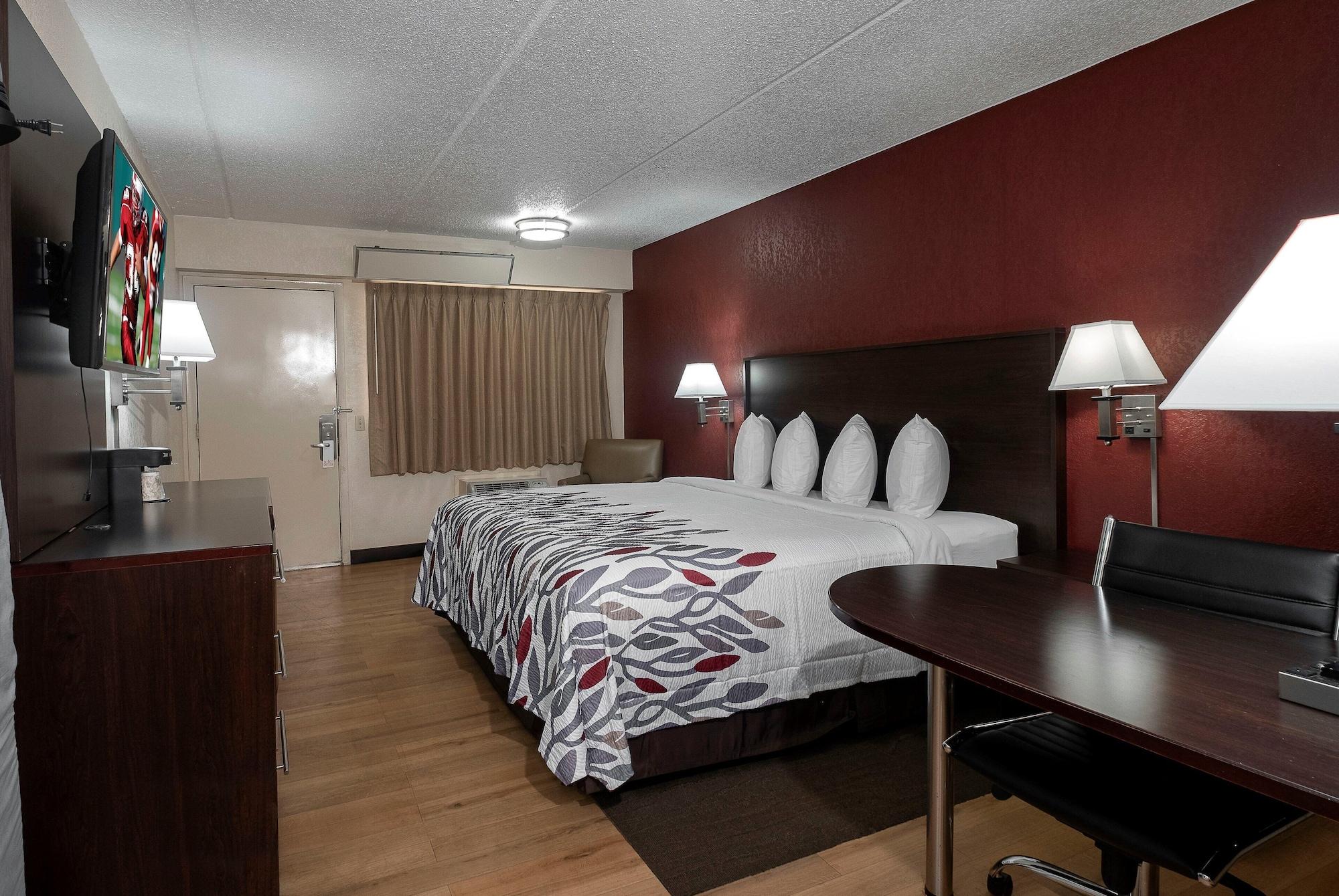 Red Roof Inn Champaign - University Екстер'єр фото