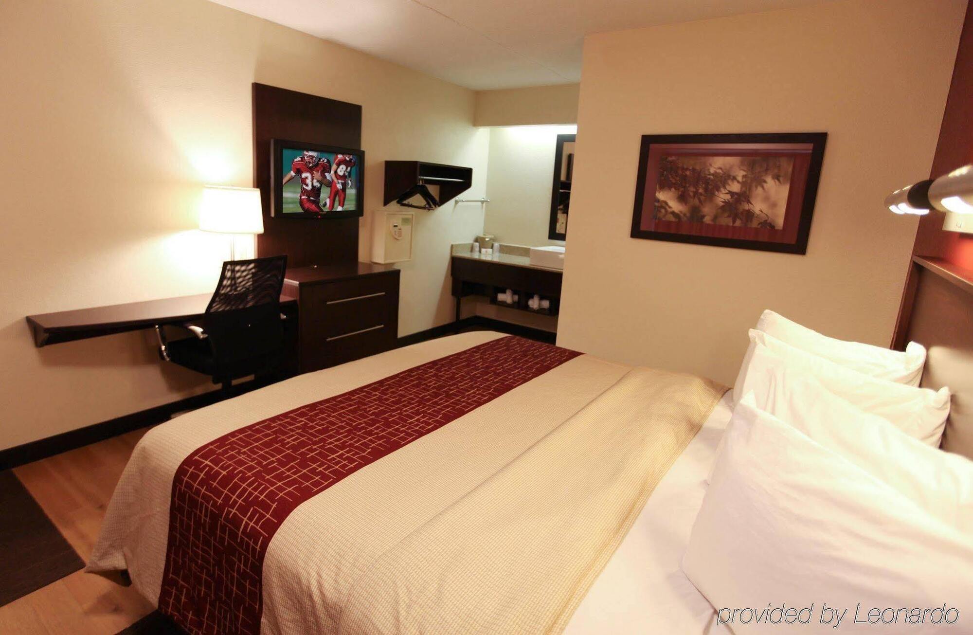Red Roof Inn Champaign - University Екстер'єр фото